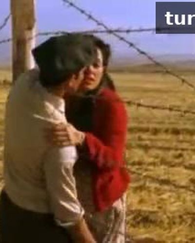 Meltem Cumbul seksi ifşa fotoğrafı 4 — Propaganda (1999)