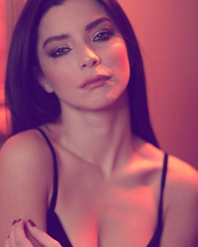 Merve Boluğur seksi ifşa fotoğrafı 108