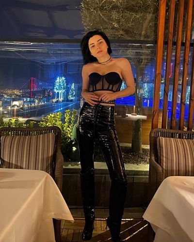 Merve Boluğur seksi ifşa fotoğrafı 12