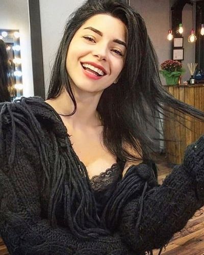 Merve Boluğur seksi ifşa fotoğrafı 187