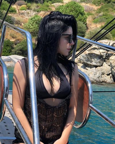 Merve Boluğur seksi ifşa fotoğrafı 210