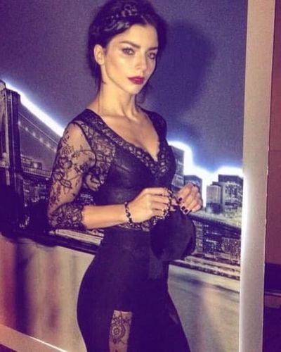 Merve Boluğur seksi ifşa fotoğrafı 216