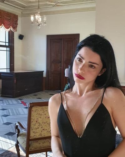 Merve Boluğur seksi ifşa fotoğrafı 220