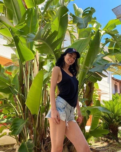Merve Boluğur seksi ifşa fotoğrafı 222