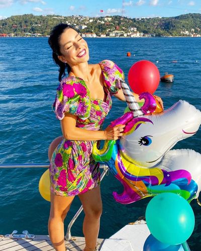 Merve Boluğur seksi ifşa fotoğrafı 267