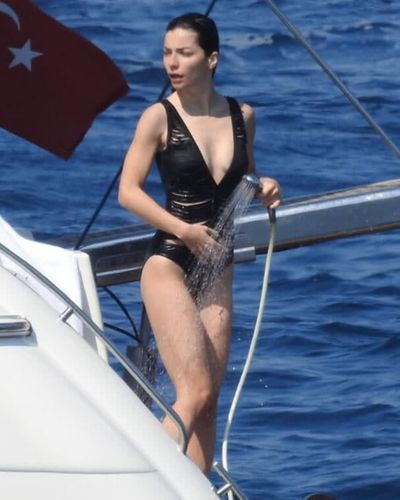 Merve Boluğur seksi ifşa fotoğrafı 286