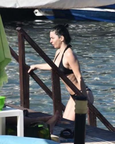 Merve Boluğur seksi ifşa fotoğrafı 300