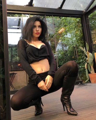 Merve Boluğur seksi ifşa fotoğrafı 93