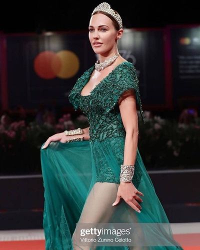 Meryem Uzerli seksi ifşa fotoğrafı 148
