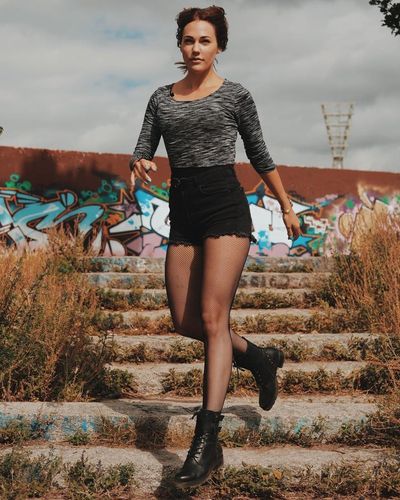 Meryem Uzerli seksi ifşa fotoğrafı 153