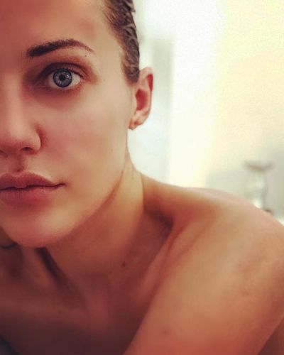 Meryem Uzerli seksi ifşa fotoğrafı 171