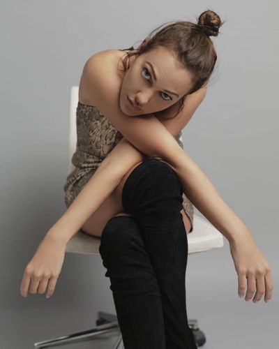 Meryem Uzerli seksi ifşa fotoğrafı 182