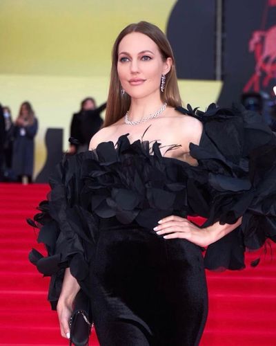 Meryem Uzerli seksi ifşa fotoğrafı 83
