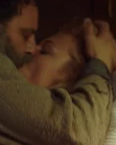 Meryem Uzerli seksi ifşa fotoğrafı 236 — Annemin Yarasi (2016)
