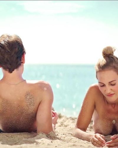 Meryem Uzerli seksi ifşa fotoğrafı 23 — Ru (2024)