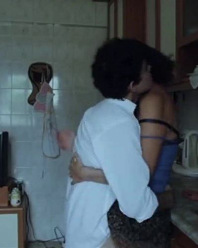 Mihriban Er seksi ifşa fotoğrafı 13 — Köksüz (2014)