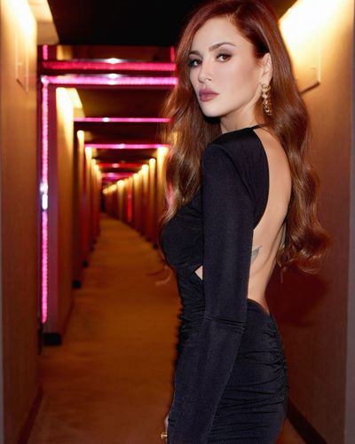 Mine Tuğay seksi ifşa fotoğrafı 256