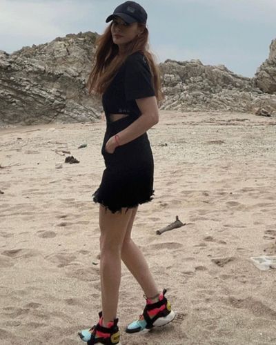 Mine Tuğay seksi ifşa fotoğrafı 354