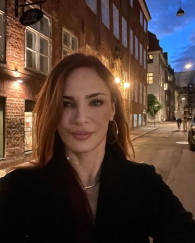 Mine Tuğay seksi ifşa fotoğrafı 427