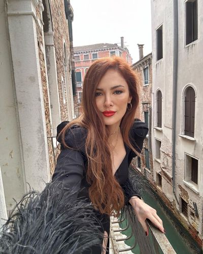 Mine Tuğay seksi ifşa fotoğrafı 491