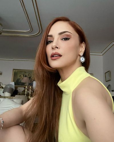 Mine Tuğay seksi ifşa fotoğrafı 515