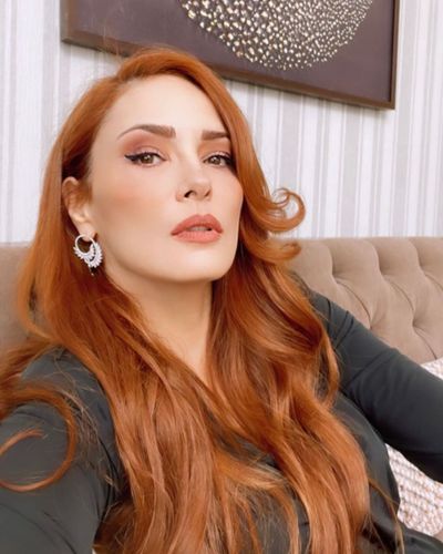 Mine Tuğay seksi ifşa fotoğrafı 537