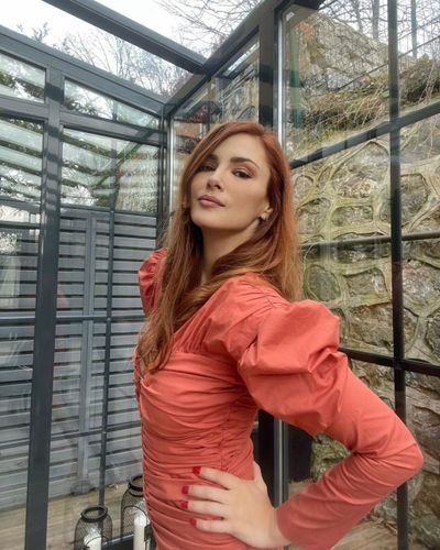 Mine Tuğay seksi ifşa fotoğrafı 561