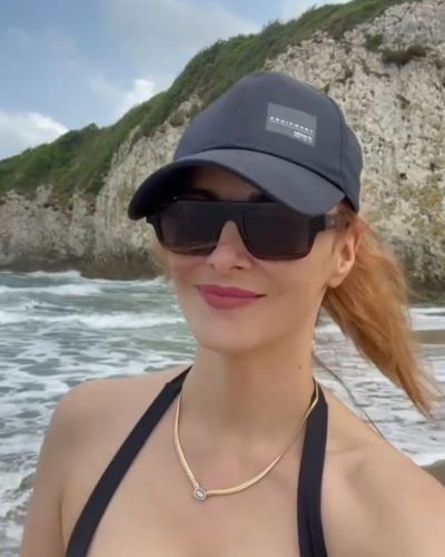 Mine Tuğay seksi ifşa fotoğrafı 627