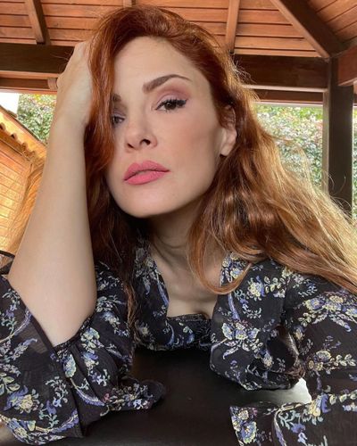 Mine Tuğay seksi ifşa fotoğrafı 641