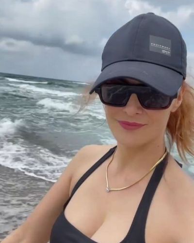 Mine Tuğay seksi ifşa fotoğrafı 677