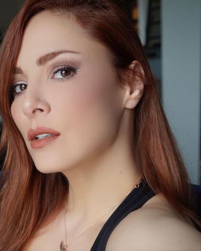 Mine Tuğay seksi ifşa fotoğrafı 756