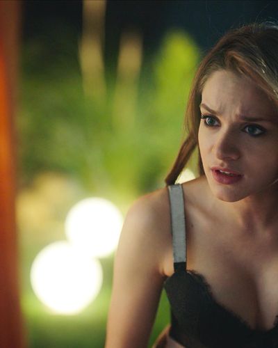 Miray Daner seksi ifşa fotoğrafı 10 — Kuş Uçuşu (2022)