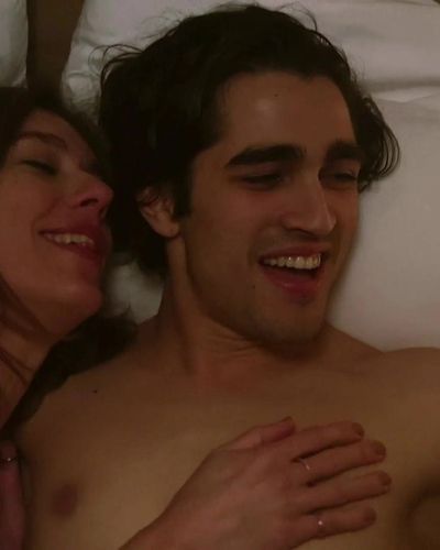 Müge Bayramoğlu seksi ifşa fotoğrafı 180 — Çıplak (2020)