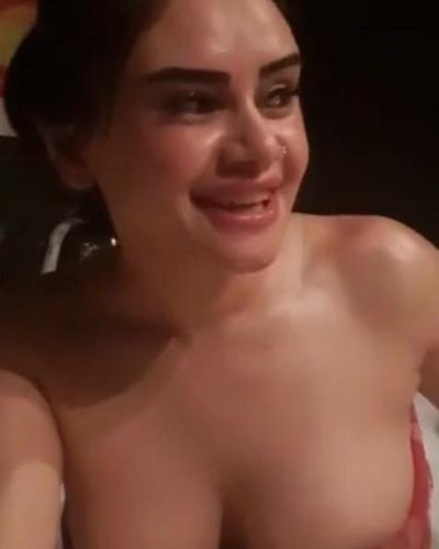 Naz Mila seksi ifşa fotoğrafı 2 — Naz Mila Showing Her Boobs While Enjoying Jacuzzi (2022)