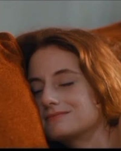 Nazlı Bulum seksi ifşa fotoğrafı 28 — Tam Bir Centilmen (2024)
