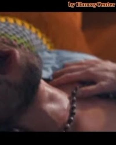 Nazlı Bulum seksi ifşa fotoğrafı 29 — Tam Bir Centilmen (2024)