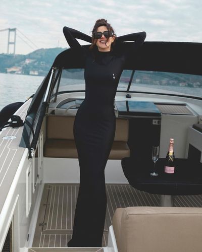 Nesrin Cavadzade seksi ifşa fotoğrafı 260