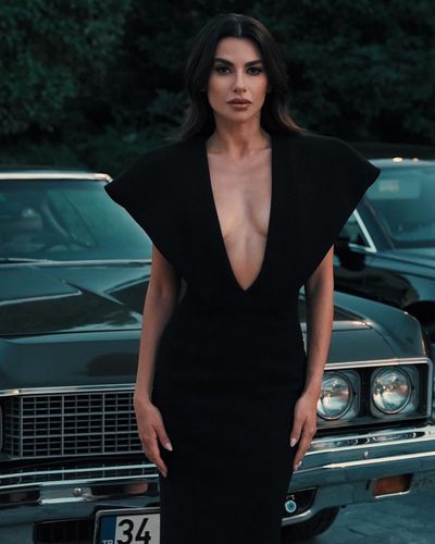 Nesrin Cavadzade seksi ifşa fotoğrafı 27