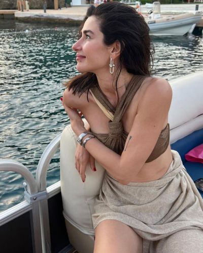 Nesrin Cavadzade seksi ifşa fotoğrafı 323