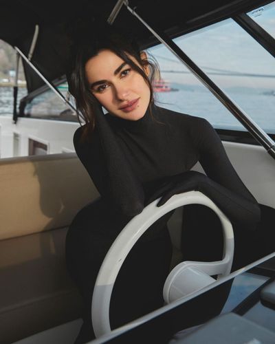 Nesrin Cavadzade seksi ifşa fotoğrafı 381
