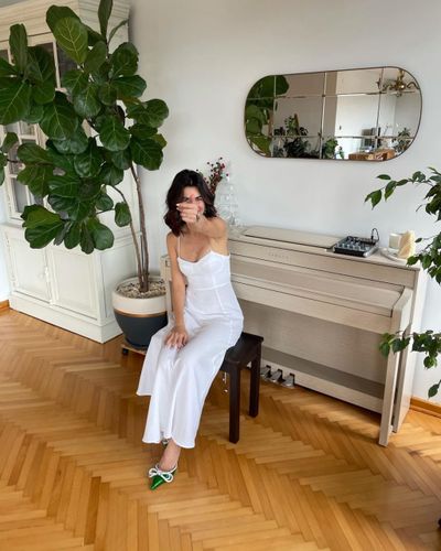 Nesrin Cavadzade seksi ifşa fotoğrafı 382