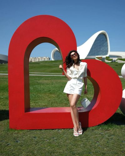 Nesrin Cavadzade seksi ifşa fotoğrafı 395