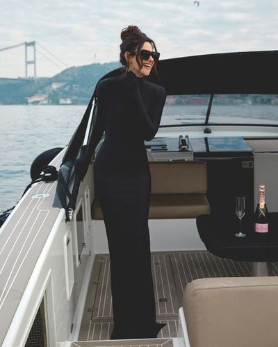 Nesrin Cavadzade seksi ifşa fotoğrafı 406