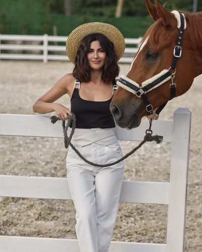 Nesrin Cavadzade seksi ifşa fotoğrafı 508