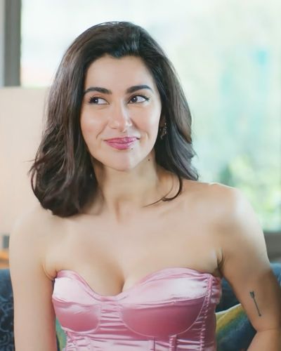 Nesrin Cavadzade seksi ifşa fotoğrafı 538