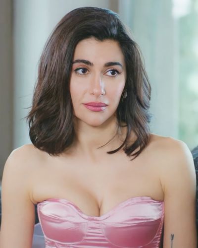 Nesrin Cavadzade seksi ifşa fotoğrafı 553