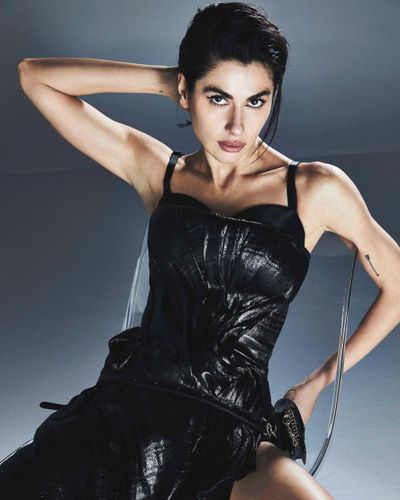 Nesrin Cavadzade seksi ifşa fotoğrafı 606