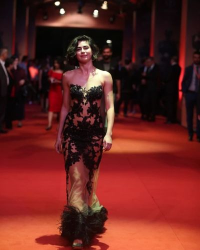 Nesrin Cavadzade seksi ifşa fotoğrafı 637