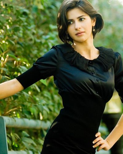 Nesrin Cavadzade seksi ifşa fotoğrafı 675
