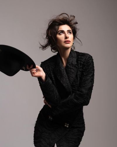 Nesrin Cavadzade seksi ifşa fotoğrafı 689